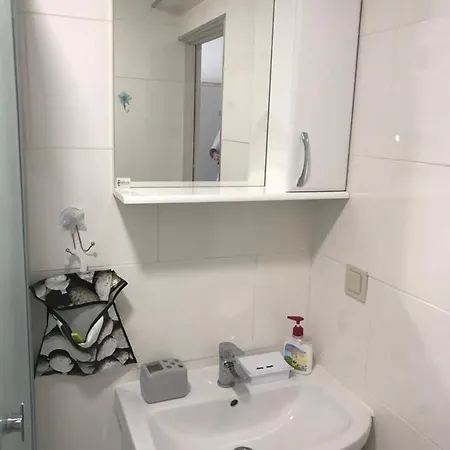 Studio On Chernyahovskogo Апартаменты Одесса